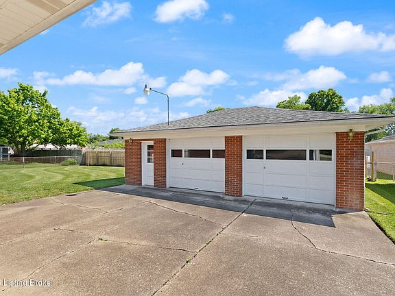 5th image of 5812 Teakwood Ln