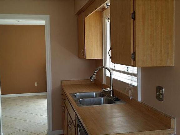 5th image of 2301 Montano St