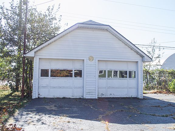 3rd image of 8 W. Worley Ave