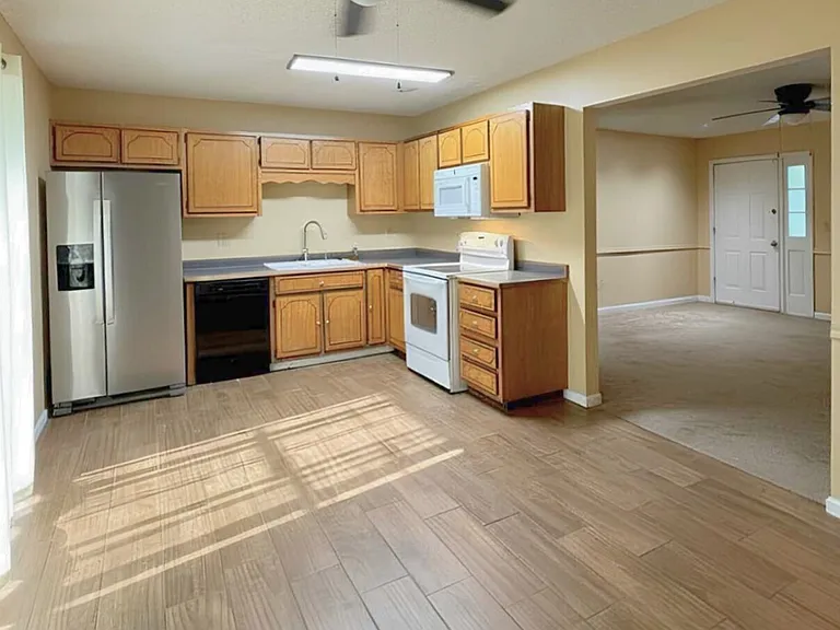 204 Merriwood Cir — Photo 14