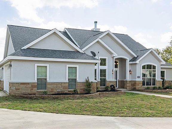 2nd image of 224 Remuda Dr. Liberty