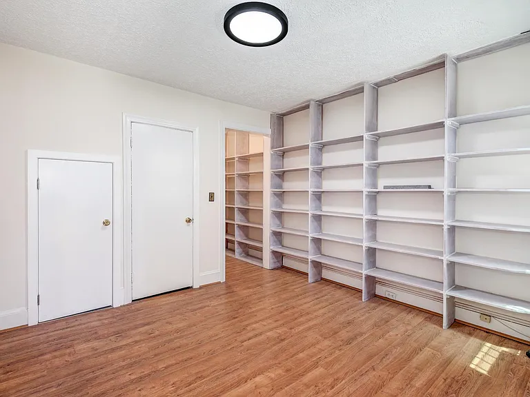 540 Newton Pl NW — Photo 5