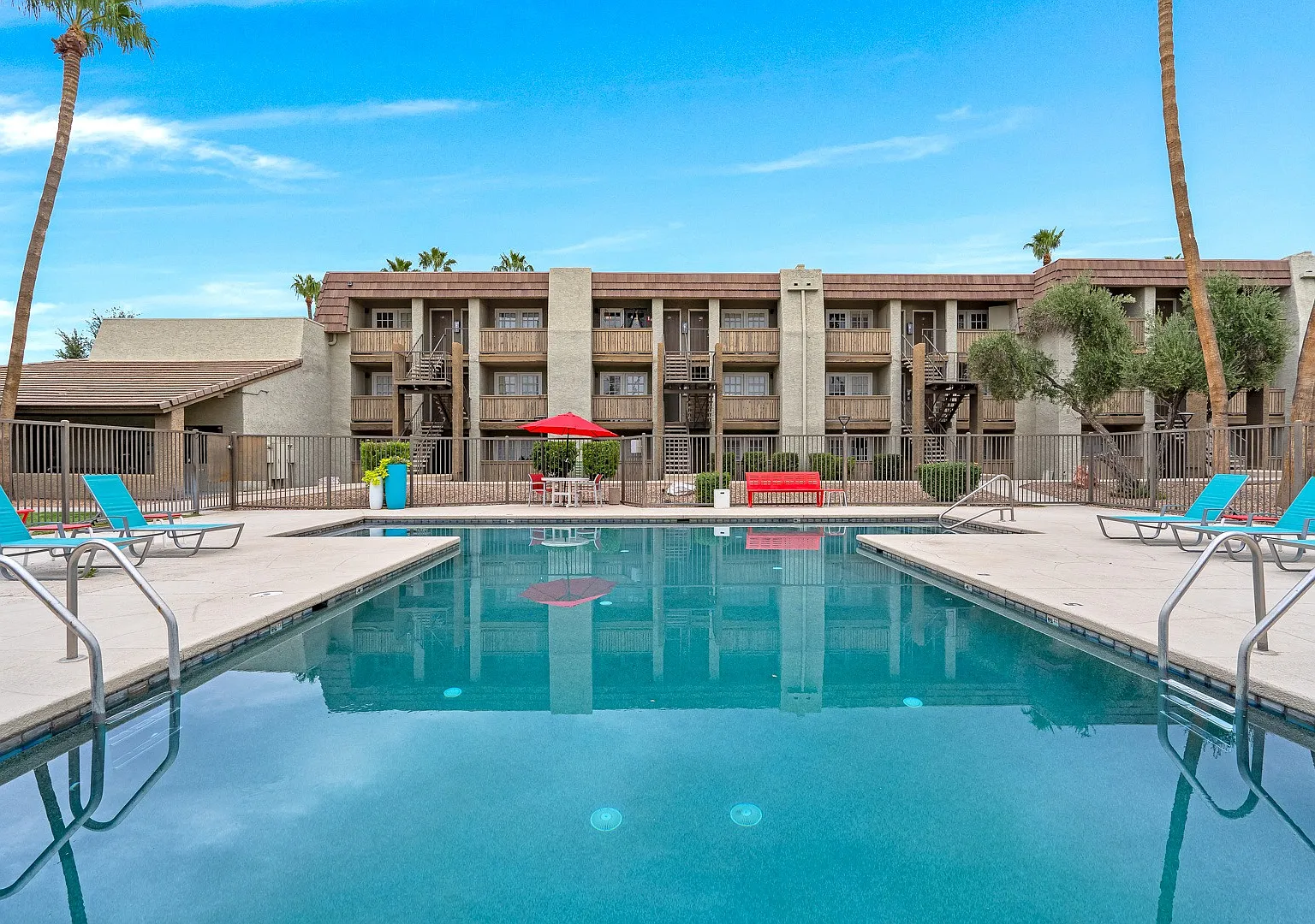 Verde Apartments — Photo 1
