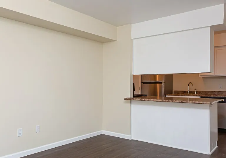 Cedarwood Apartments — Photo 6