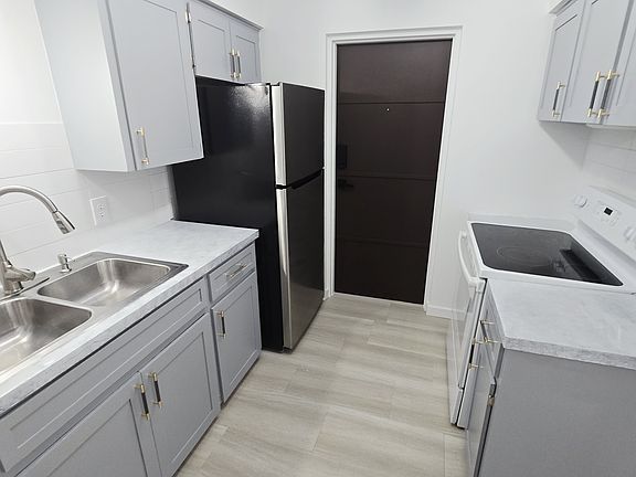 5th image of 1756 Cromwell Dr APT 3