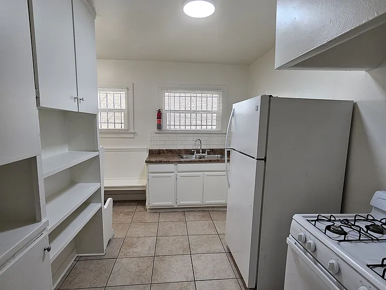 228 S Catalina St #4 — Photo 3