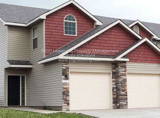 2104 SW Timbertrace Ln, Lees Summit, MO 64082