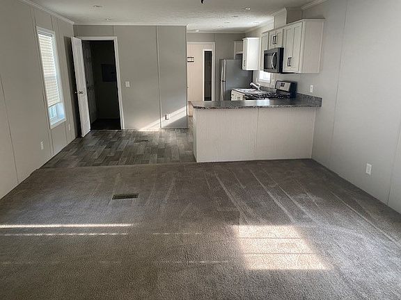 2nd image of 10 Bradley Ln #Ab10
