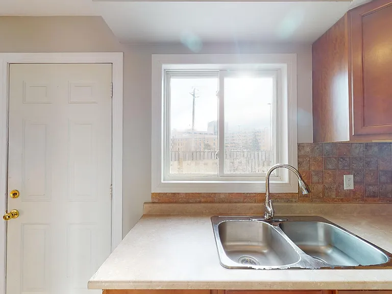 320 Westminster Ave #48 — Photo 12