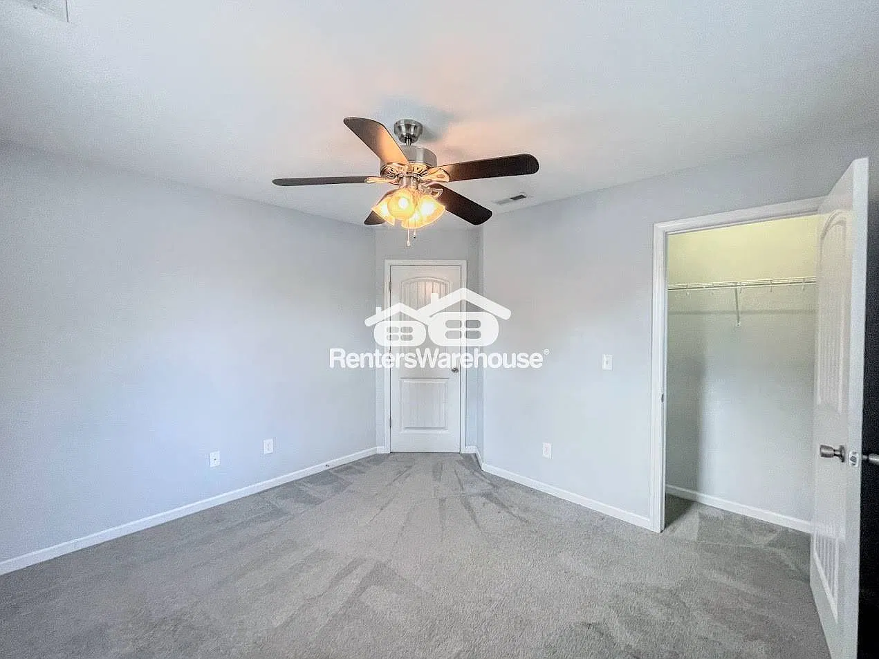 Gorgeous 2-Story Home! — Photo 4