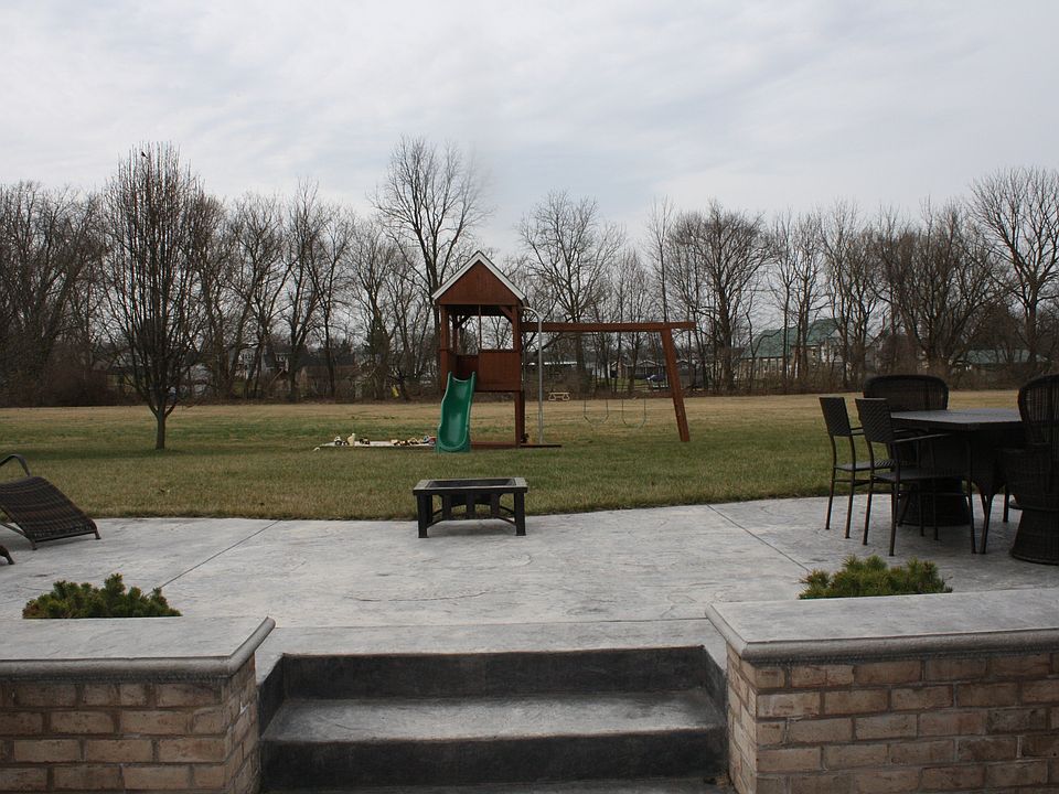 1st image of 492 Brookview Dr