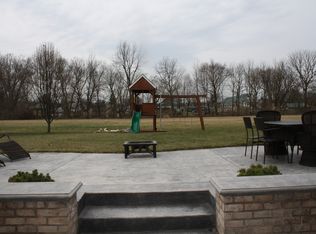 492 Brookview Dr, Greencastle, PA 17225