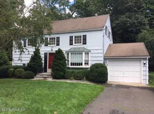 34 Amherst Rd, Riverside, CT 06878