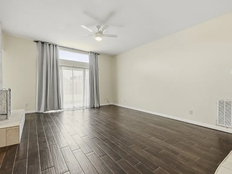 830 Seacliff Dr — Photo 5