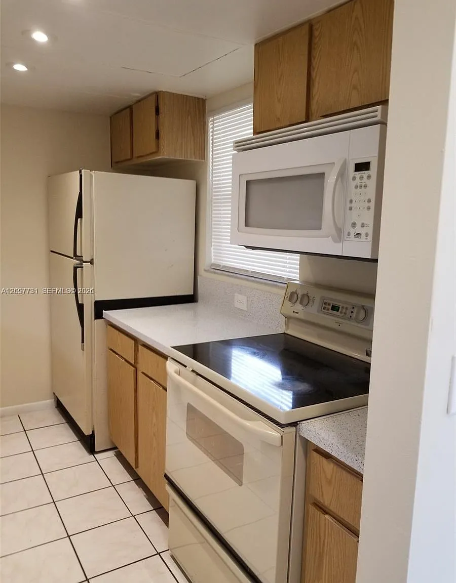 Country Gardens Condo — Photo 2