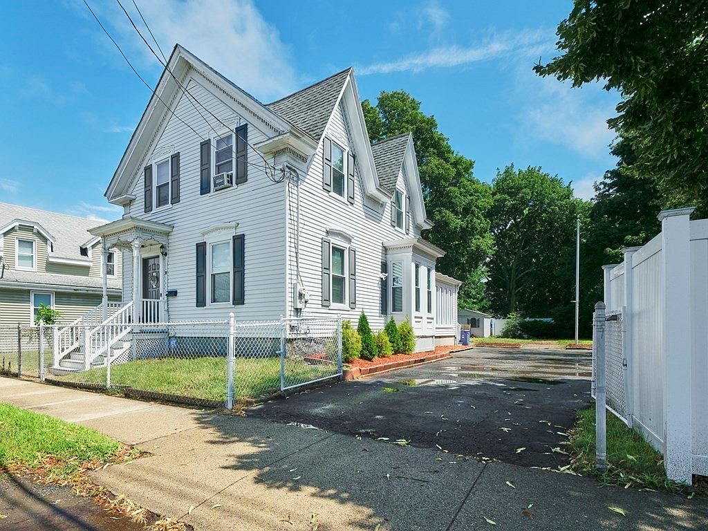 58 Lynn St Peabody MA 01960 Zillow