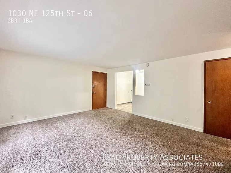 1030 NE 125th St #6 — Photo 4
