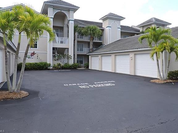 2nd image of 28851 Bermuda Lago Ct Unit 202