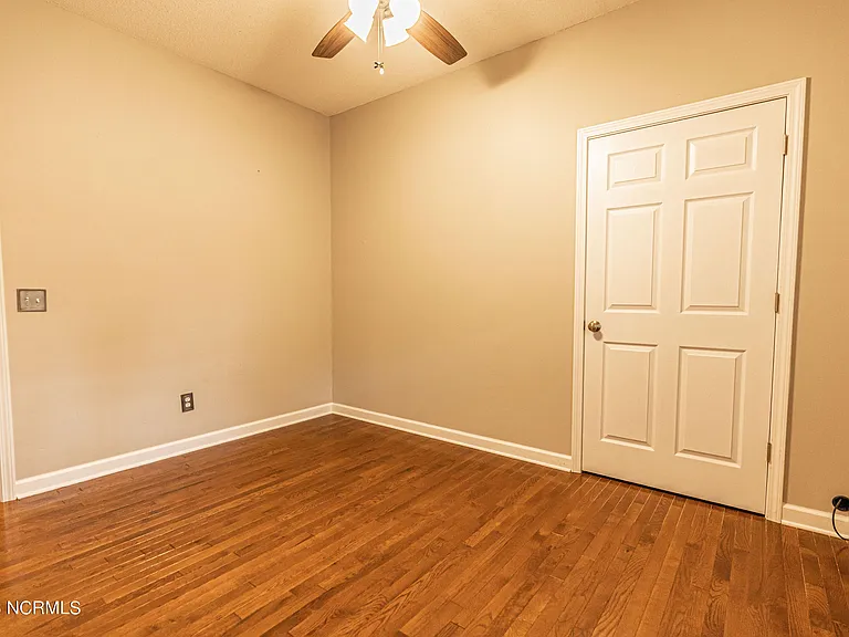 465 Crestview Rd — Photo 39
