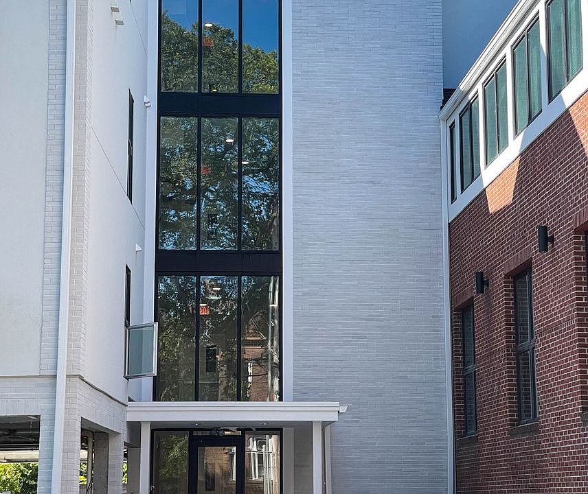 Building Photo 3