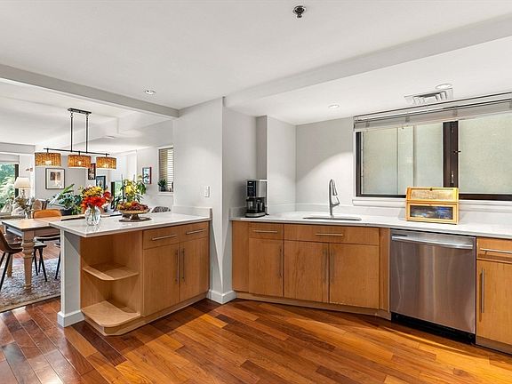 5th image of 165 Tremont St Unit 401