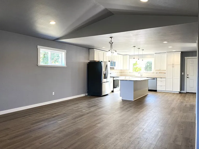 314 Lolly Ln — Photo 4