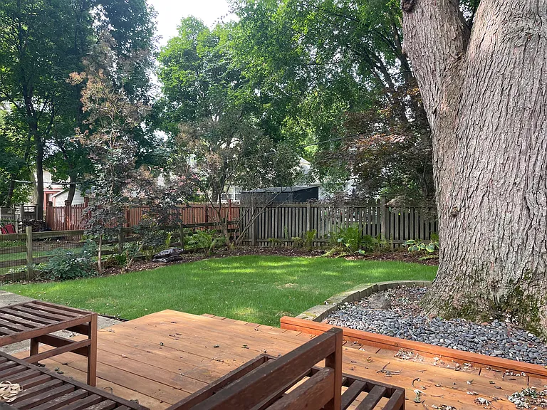 608 Chapman St — Photo 33