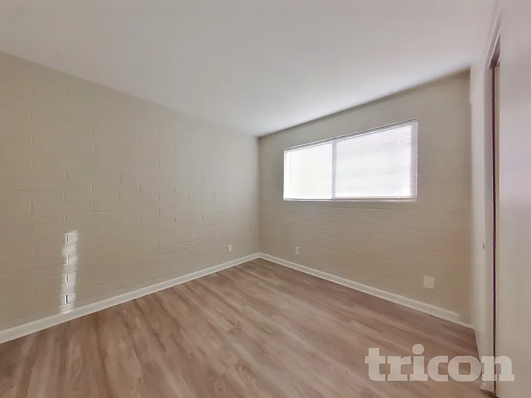 3721 W Seldon Ln — Photo 12