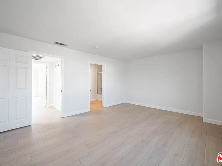 5327 Lexington Ave #B — Photo 19