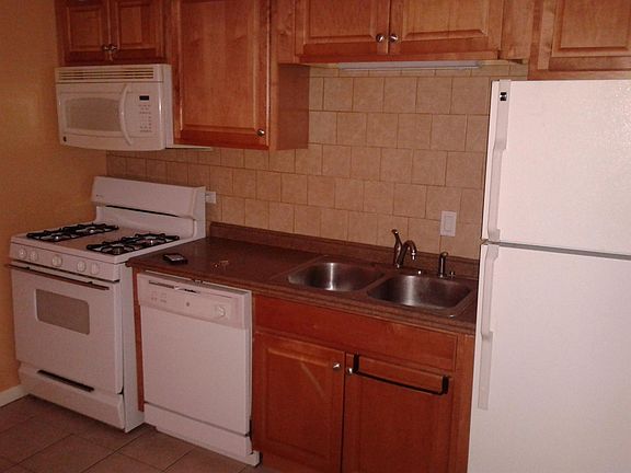2nd image of 9994 Holly Ln