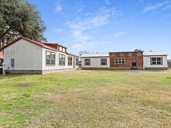 3rd image of 1589 Fm 163 Rd