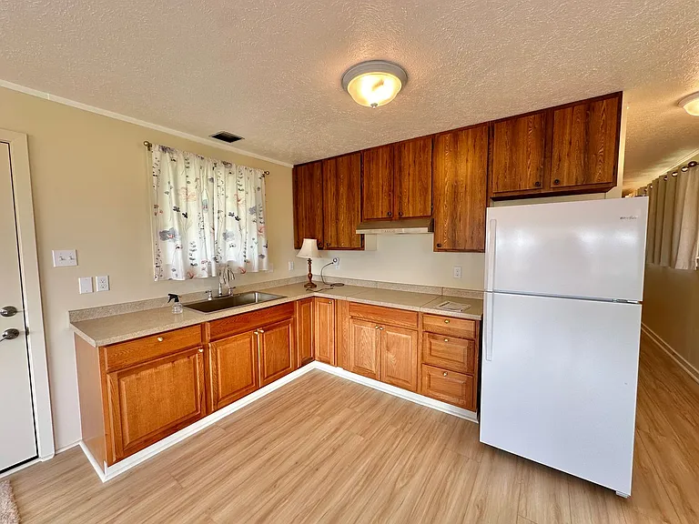 2533 Main St — Photo 4