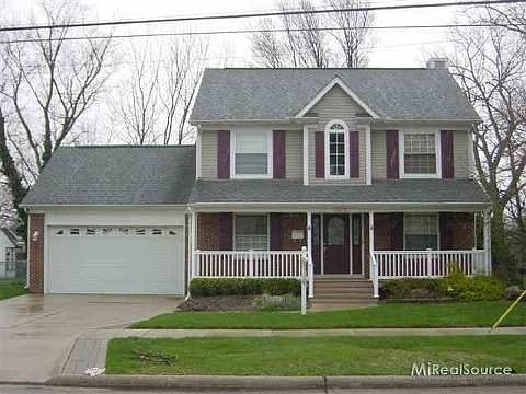 2nd image of 2372 Henley Ave