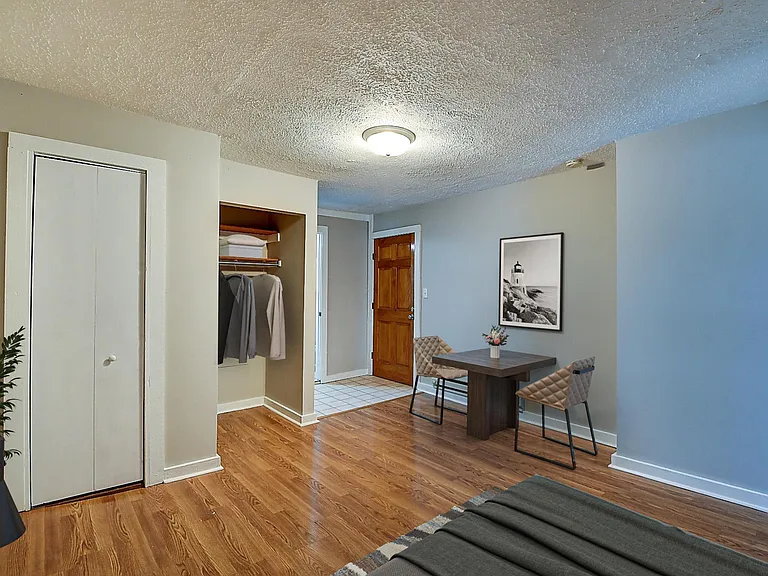 1023 S State Ave #6 — Photo 3