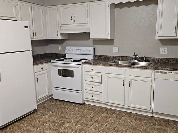 3rd image of 1195 NW Aurora Ave #10