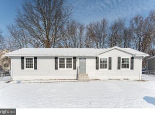 1 Hawkesbury Ct, Newark, DE 19702