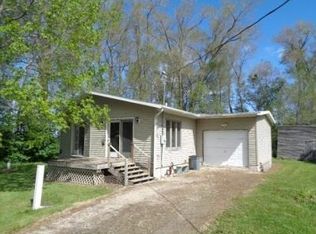 9827 Laporte Rd, La Porte City, IA 50651