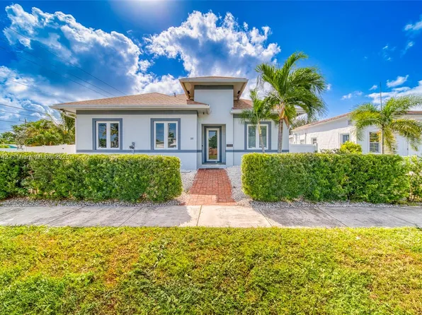 207 SW 11th St, Dania, FL 33004