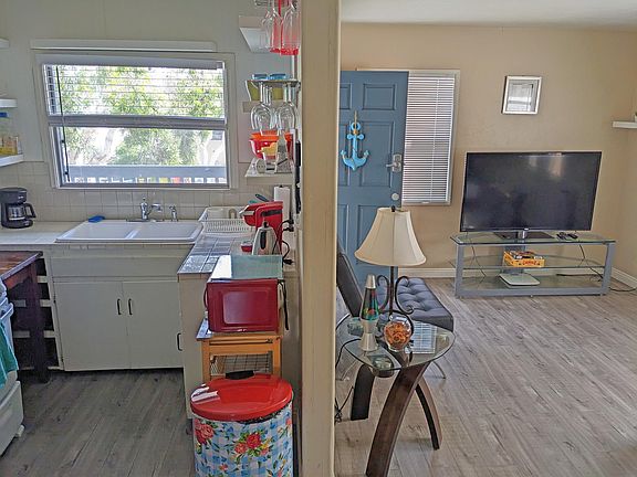 2nd image of 3868 Mission Blvd #3870