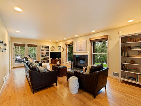 5th image of 10368 NE Sunrose Ln