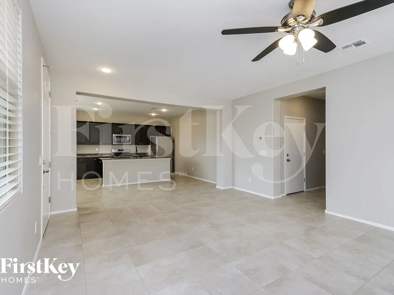 3 bed, 2.5 bath, 1738 sqft, $2,410 — Photo 4