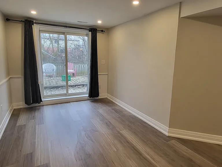 32 Albion St #LOWER — Photo 3