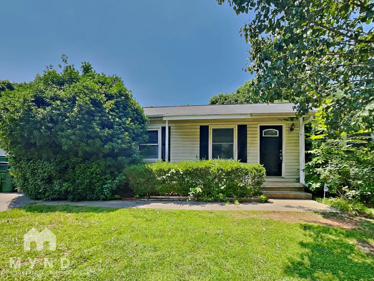 3 bed, 2.0 bath, 1056 sqft, $1,935 — Photo 1