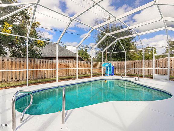 4th image of 47 Mayfield Cir