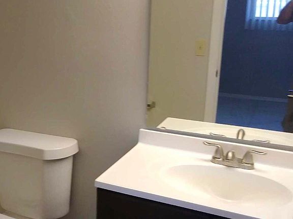 5th image of 709 W Rosewood Ln #709