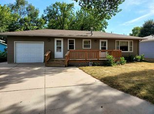 903 E 12th St, Yankton, SD 57078