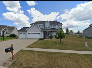 707 Limerock Dr NW, Cedar Rapids, IA 52405