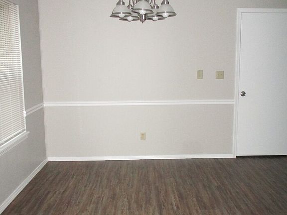 2nd image of 1805 N Chambers Ter