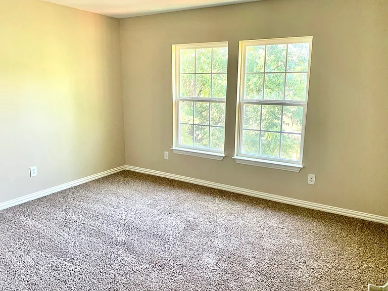 311 Milton St #3 — Photo 10