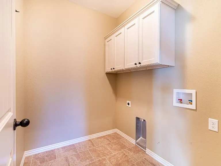 4870 N Castlewood Ln Duplex — Photo 8